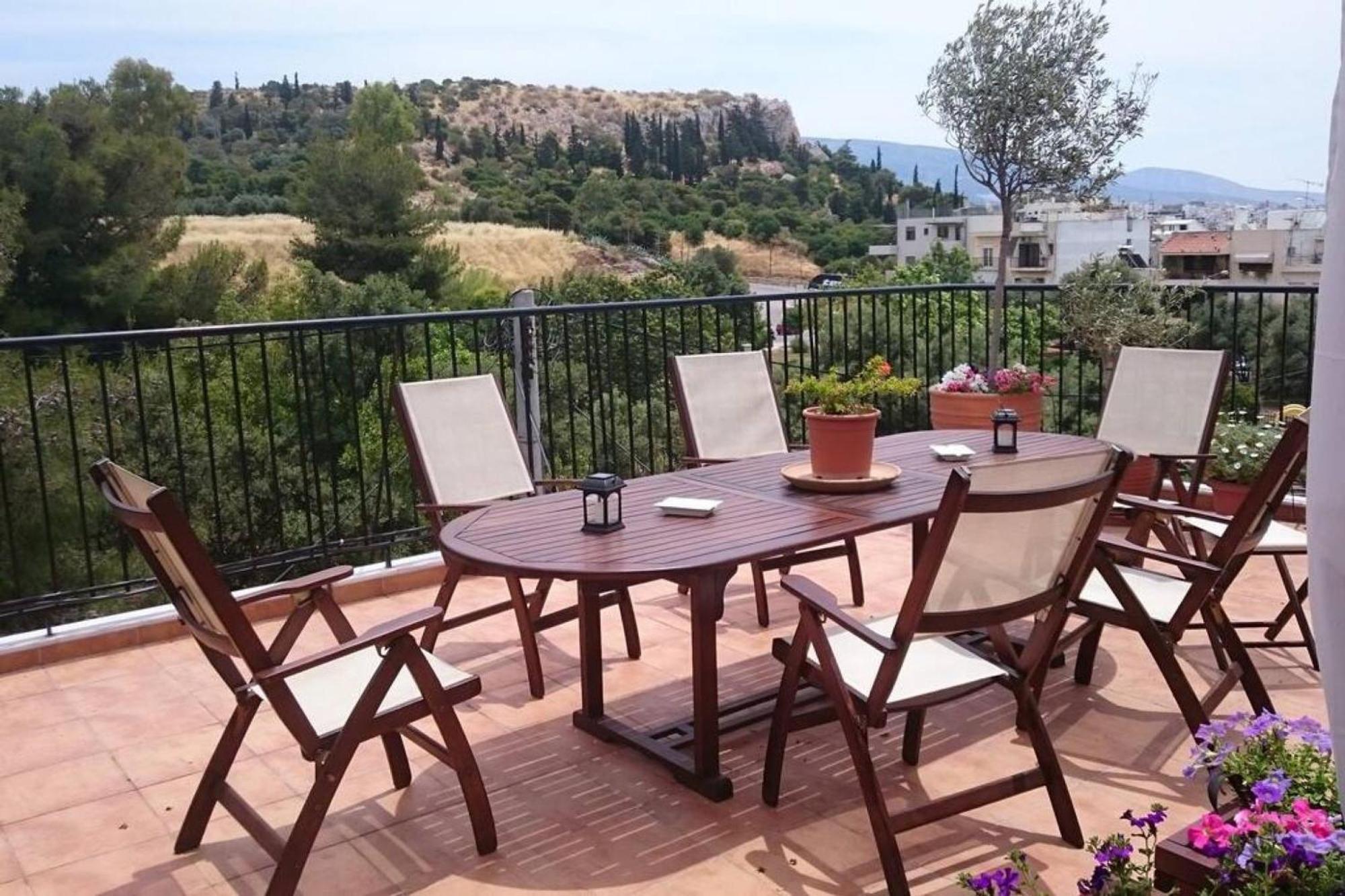 Cozy Apartment In Acropolis With Roof Garden เอเธนส์ ภายนอก รูปภาพ